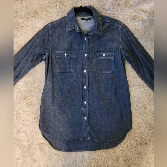UNIQLO Denim Button Down - Picture 1 of 12